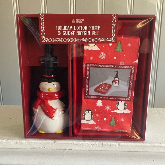 BNIB-3 Piece Set- Ceramic Penguin Soap Pump, 24 Hand Towels & Ceramic Towel Tray - Picture 5 of 16